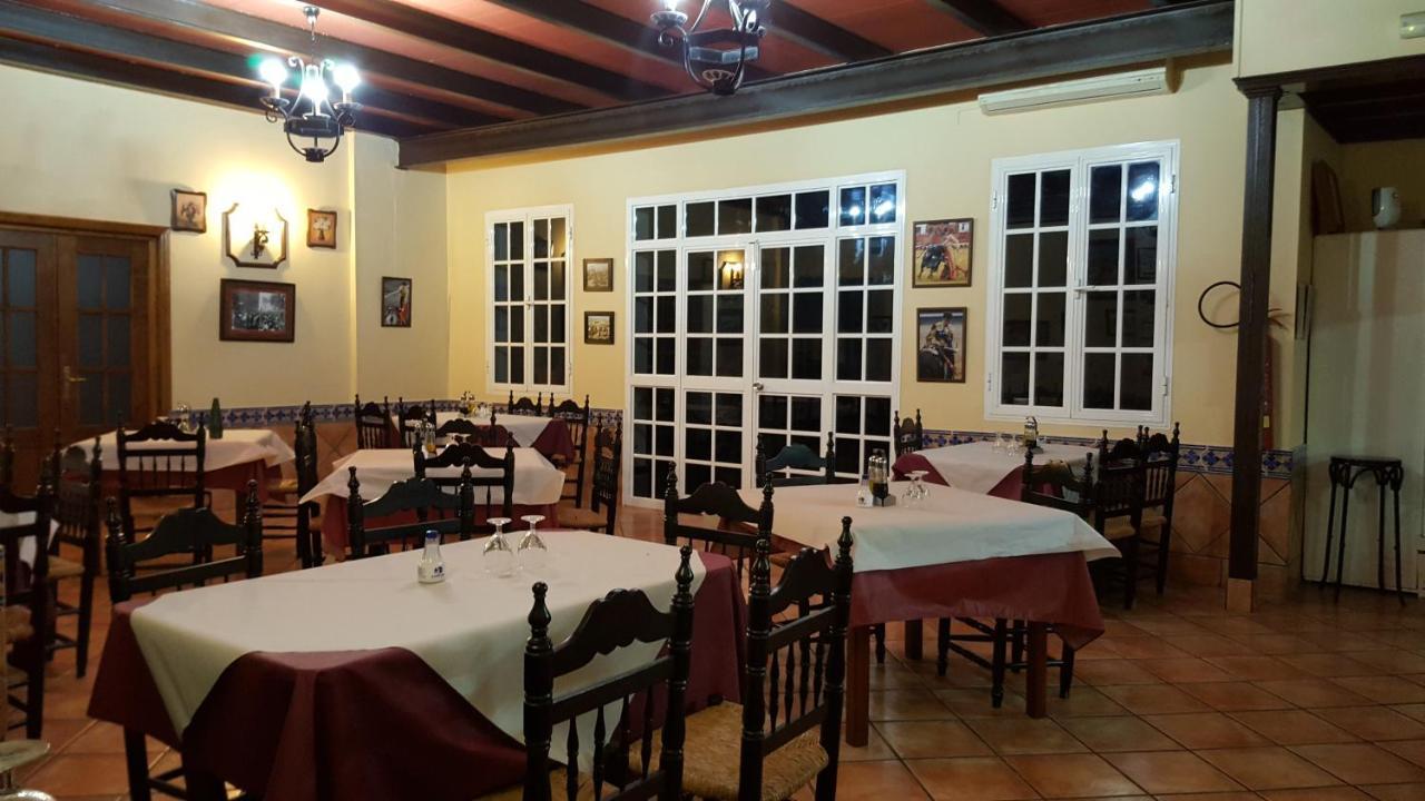 Hostal Restaurante El Lirio Больюльос-Пар-дель-Кондадо Экстерьер фото
